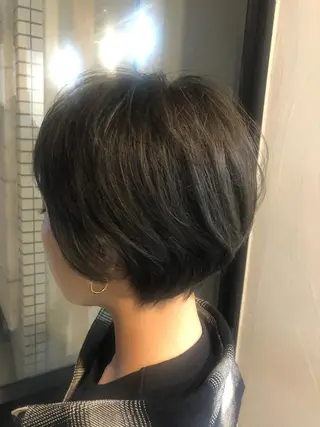 ショート カラー 髪質改善&ブリーチ 伊勢 祐一郎のヘアスタイル