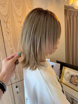 ミディアム カラー 蟹江 聡太✨レイヤーカットのヘアスタイル