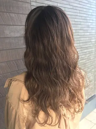 セミロング カラー ヘアアレンジ 【earth】オガタ 🫧髪質改善縮毛🫧のヘアスタイル