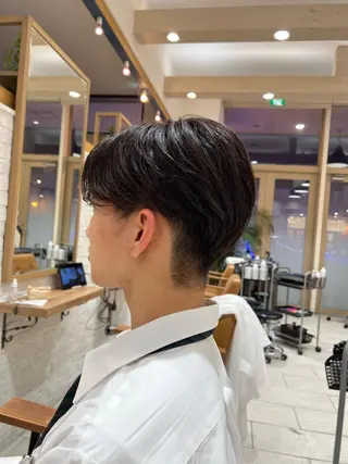 メンズ ハイトーンカラー 中村優成のヘアスタイル