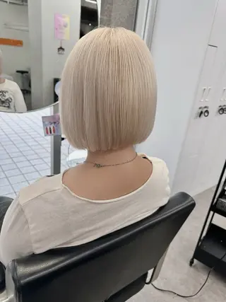 ミディアム カラー ウルフとハイトーン みっちー✂️のヘアスタイル