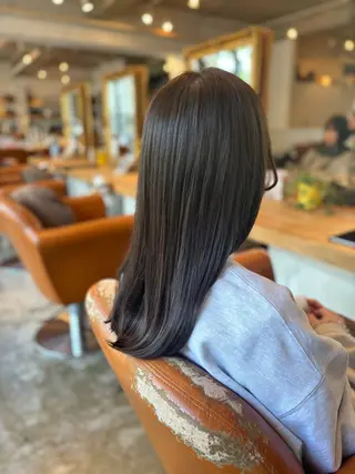 ロング カラー 髪質改善カラー ベージュ🤎YUMEのヘアスタイル