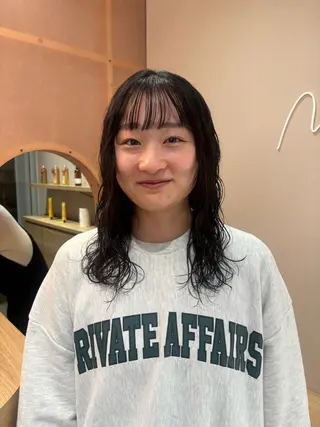 ミディアム パーマ 谷川 優奈のヘアスタイル