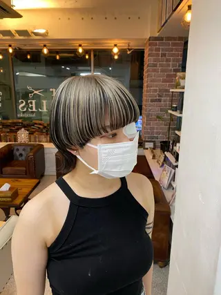 ショート カラー レイヤーウルフ エクステ磯部のヘアスタイル