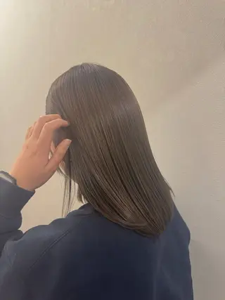 セミロング カラー 透明感カラー/ハイト ーン/メイク/umiのヘアスタイル