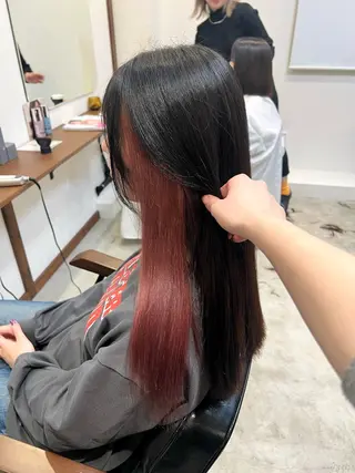 ロング カラー Ami ブリーチ/ハイトーンのヘアスタイル