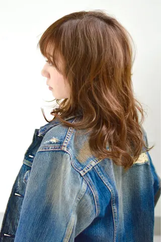 セミロング カラー パーマ テラモト カズヨシのヘアスタイル