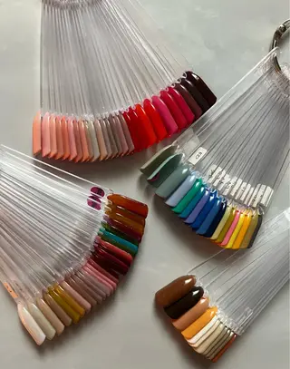 ネイル une／YUKINA 🫧大人nuanceのネイルデザイン