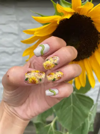 ネイル Shimmer Nail所属・Shimmer Nail⋆*✩のネイルデザイン