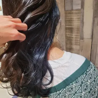 ロング カラー alushe 岡 陽子のヘアスタイル