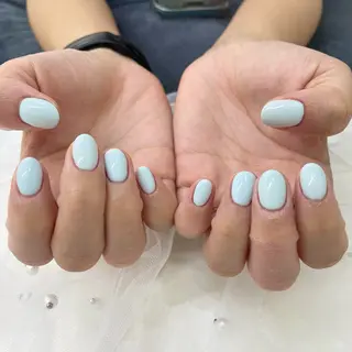 ネイル esNAIL新宿西口店所属・emi esNAILのネイルデザイン