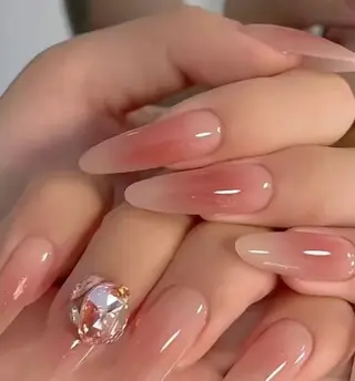 ネイル 高木 維麗絲のネイルデザイン