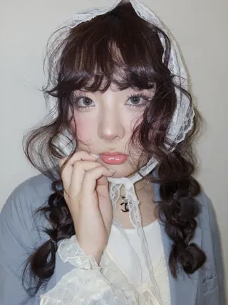 ロング 綾乃／デザインカラー ／ハイトーン／ボブのヘアスタイル