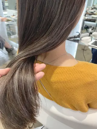 ロング カラー PHIDGE所属・山下 千明のヘアスタイル