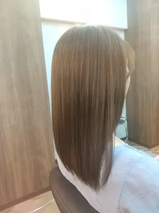 カラー ミディアム 久村 奈菜のヘアスタイル