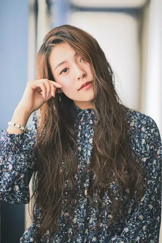 ロング カラー 組藤 沙奈のヘアスタイル