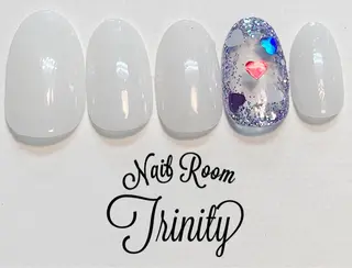 ネイル Trinity ネイリストスタッフのネイルデザイン