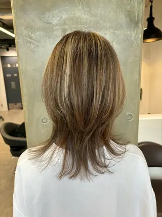 ロング 透明感ハイライト◎ 伊藤夏海のヘアスタイル