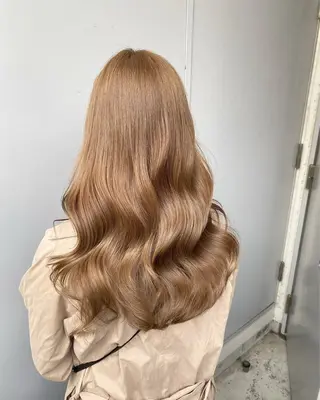 ロング 渋谷🥇透明感カラー 特化美容師のヘアスタイル