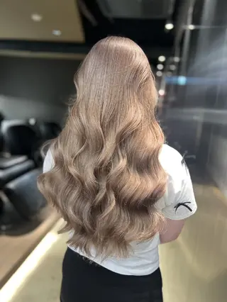 ロング カラー PELE SAKAE所属・PELE/栄/ SOAのヘアスタイル