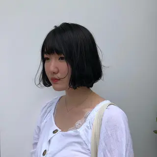 ミディアム 古屋 花織のヘアスタイル