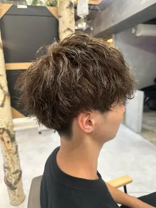 メンズ clomus梅田茶屋町店所属・ストレート特化美容師 酸性ストレート近藤俊のヘアスタイル