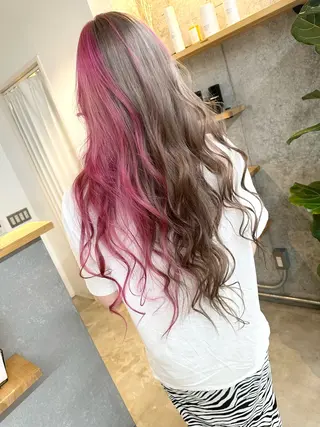 ロング カラー KOTOMI .のヘアスタイル