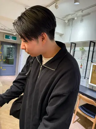 ミディアム メンズ センターパート 田形清流のヘアスタイル