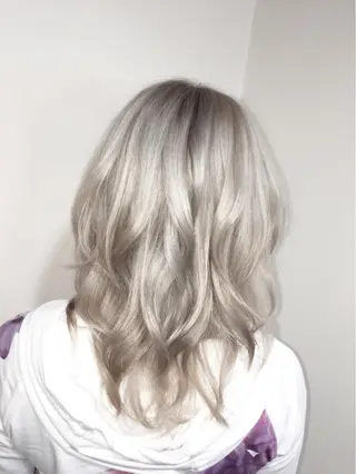 ミディアム ヤマグチ ヒカルのヘアスタイル