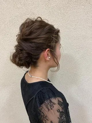 ミディアム ヘアアレンジ SALOWIN  吉祥寺店所属・くすみベージュカラー 🪻HARUKAのヘアスタイル