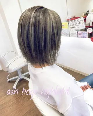 ショート カラー GLAD 萩原のヘアスタイル