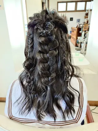 ロング キンジョウ エナミのヘアスタイル