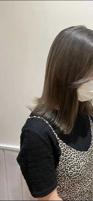 セミロング 古賀 紅音のヘアスタイル