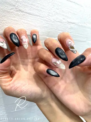 ネイル R MIIのネイルデザイン