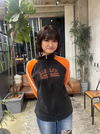 ミディアム 鈴木瑛里／ブロンド ベージュ／男女のヘアスタイル