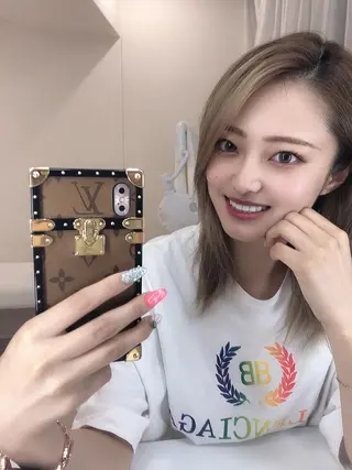 ロング ヘアアレンジ ネイル マツエク・マツパ メンズ カラー パーマ キッズ アイブロウ ライトビューティー 銀座店のエステ・リラクイメージ