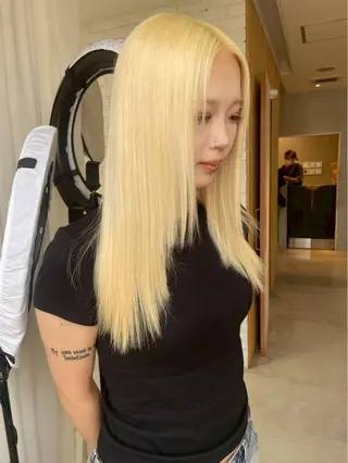 ロング LUNTY NAMBA  難波駅前店所属・🇨🇳ハイトーン ワンホン🇰🇷ななのヘアスタイル