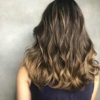 ロング カラー ORIKA 美容室のヘアスタイル