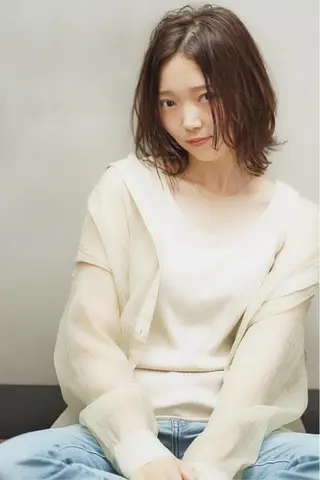 ミディアム 萩原 仁のヘアスタイル