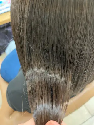 ミディアム カラー/アイリスト 麻優のヘアスタイル