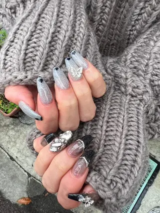 ネイル 艶々の美爪を〜 【リリアーナ】のネイルデザイン