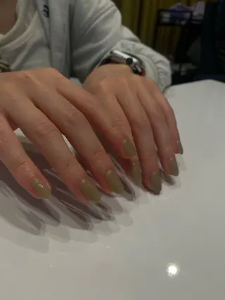 ネイル EARTH coiffure beaute 東松山店所属・町田 杏花のネイルデザイン