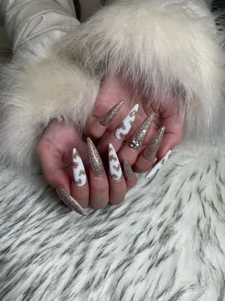 ネイル la vie  Luire所属・la vie Luire ｱｽｶのネイルデザイン