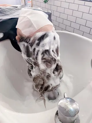 セミロング カラー パーマ ヘアアレンジ ネイル マツエク・マツパ アイブロウ Chic シックのヘアスタイル