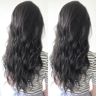 ロング カラー Hanna by W_SALONのヘアスタイル