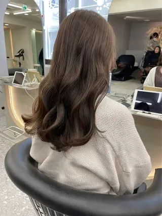 セミロング shion 透明感カラーのヘアスタイル