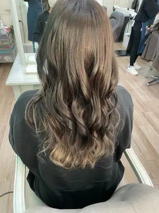 ロング カラー 🐆アンドウ チカコ🦓のヘアスタイル