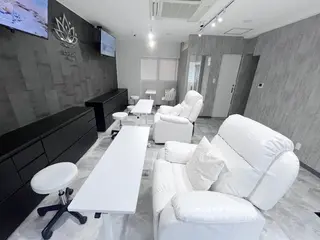 リスブラン AYUMI 🍎のネイルデザイン