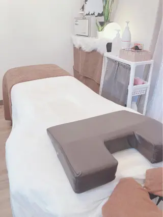 ショート カラー パーマ ヘアアレンジ メンズ キッズ ネイル マツエク・マツパ アイブロウ 脱毛&美容サロン Dr.Epiのエステ・リラクイメージ