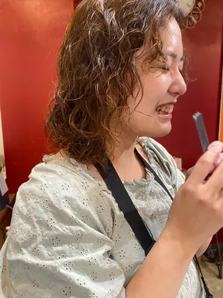 ミディアム パーマ 小日向 沙織のヘアスタイル